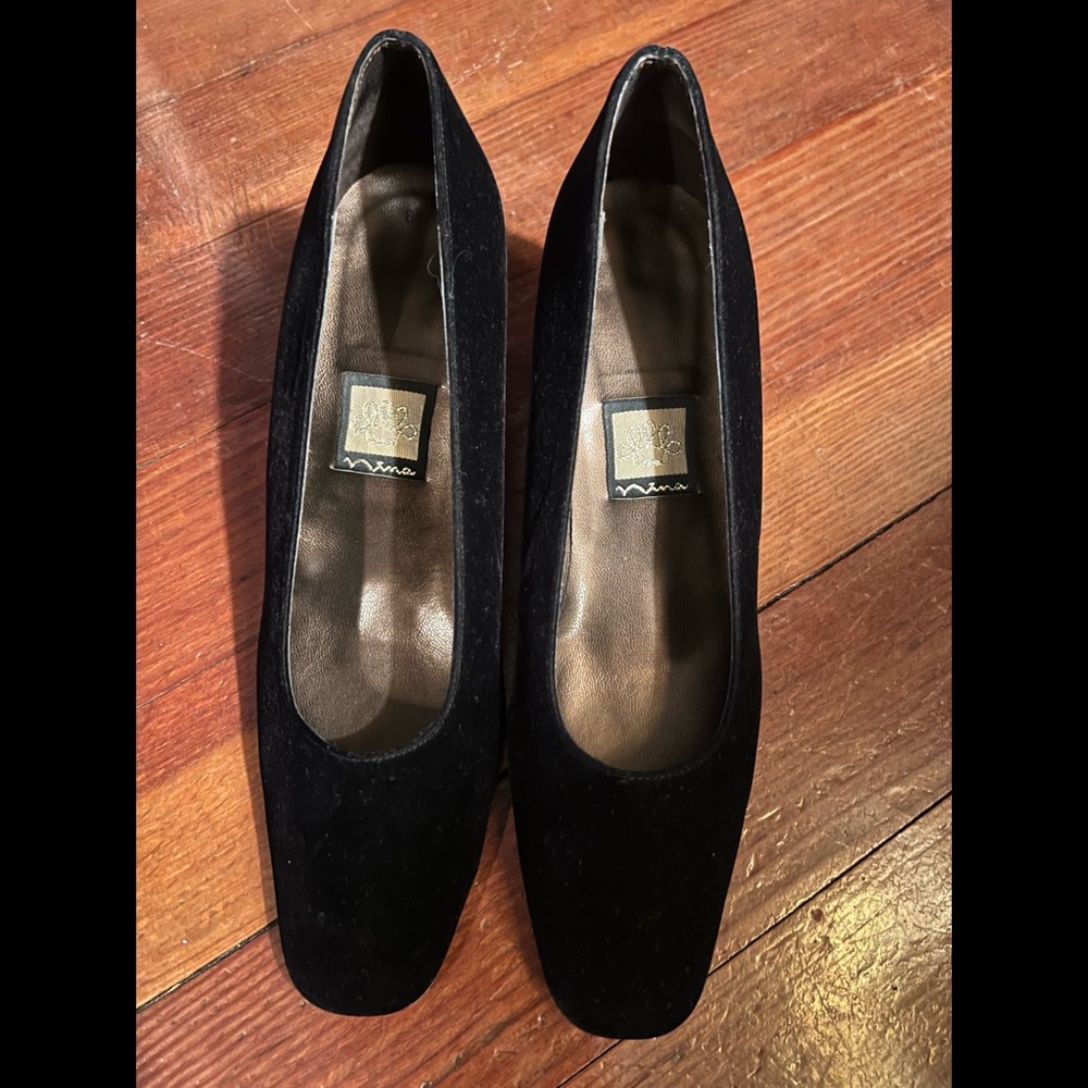 VINTAGE NINA VELVET HEELS - Size 8 1/2